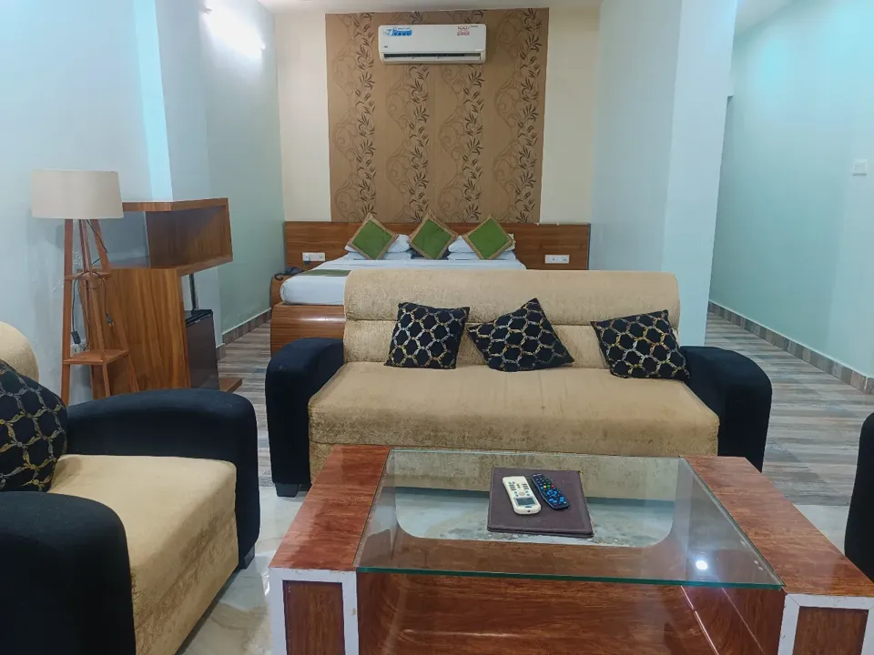 ef6a250a-05d9-4475-9c5e-f572dcde59b5